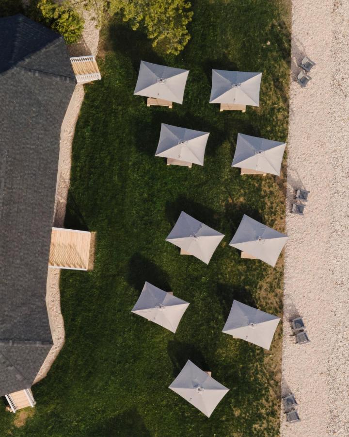 The Inn Spot Hampton Bays Exterior photo
